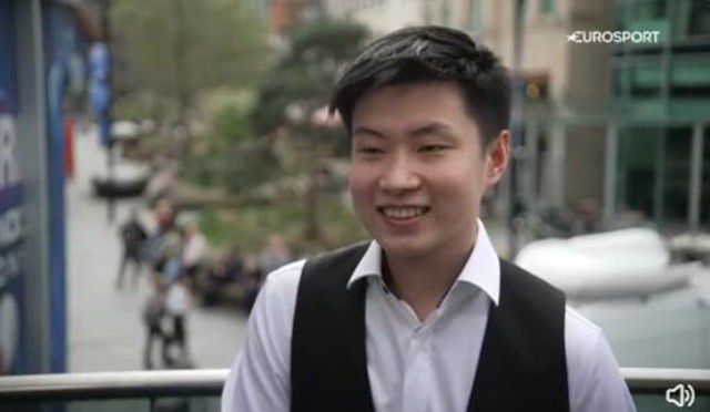 大多数人或许一生都没有机会登上珠峰，而《珠峰队长》镜头下真实、清晰的冰裂缝、冰塔林、近乎垂直的蓝色绝壁等壮观美景，将带领观众沉浸式体验珠峰的极致震撼，感受“坐在影院登珠峰”的“旅行式观影”，是这个不能远行的“五·一”假期里独一无二的“养眼大作”